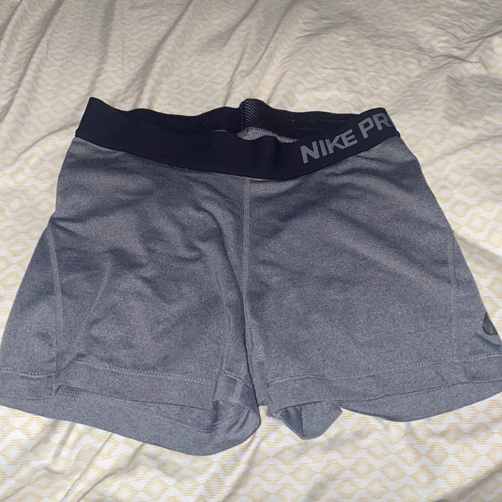Nike Pro